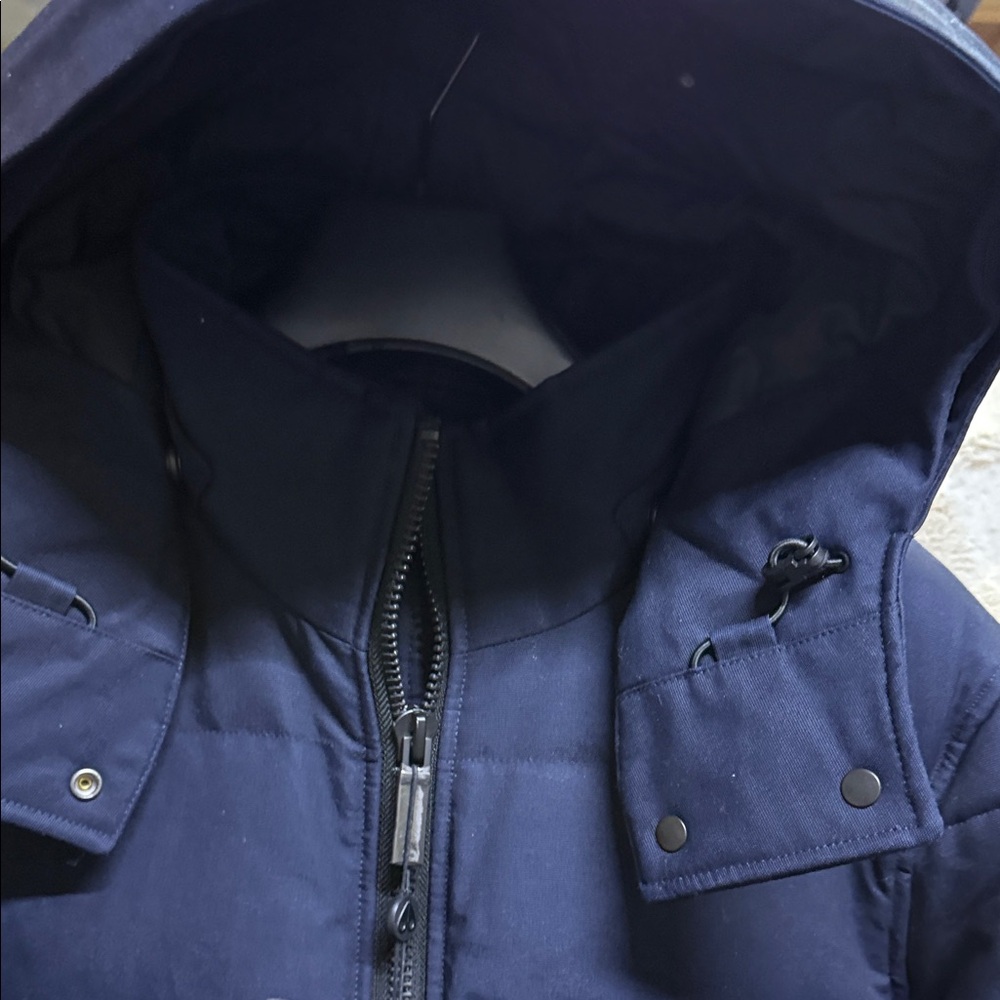 Moose Knuckles Dark Blue Hooded Puffer Jacket - Picture 2 of 8